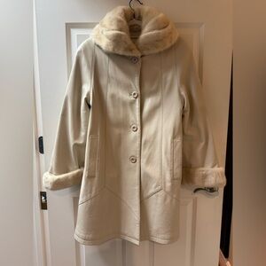 Luxurious Cream Leather Jacket With Cream Mink Collar And Mink Cuffs